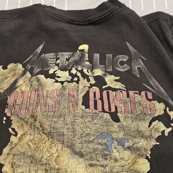 Guns N' Roses and Metallica Graphic T-Shirt - Picture 6 of 7